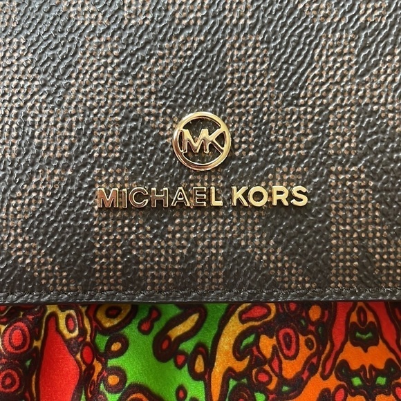 Brand New Michael Kors Brown Luggage Small Flap ID Card Case Holder - Picture 3 of 14